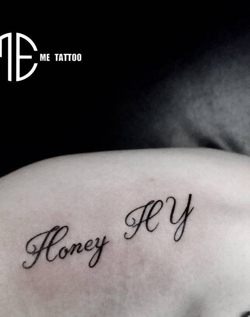 字母纹身图片_肩部纹身图案