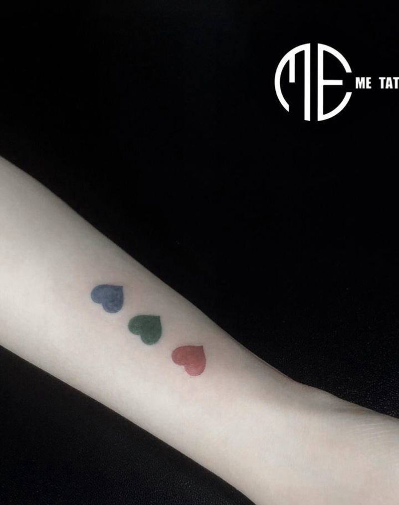 小心心纹身图片_手臂纹身图案