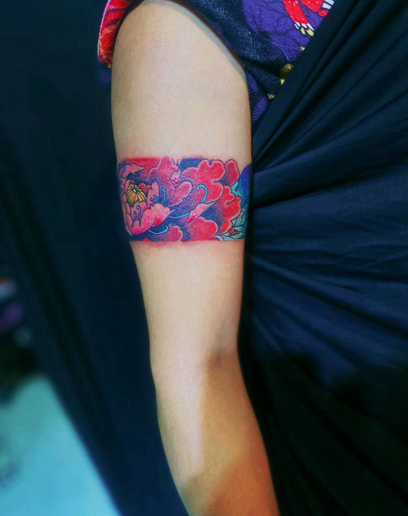 牡丹臂环纹身图片_手臂新传统纹身图案