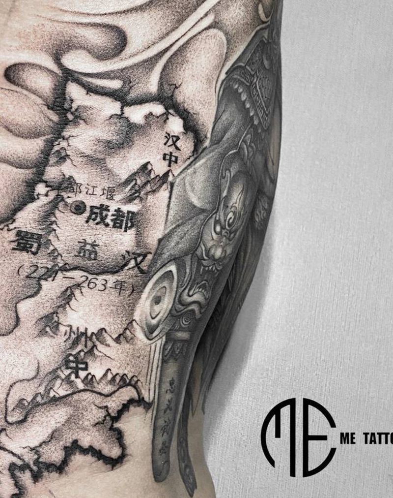 画沙聚米纹身图片_背部点刺纹身图案