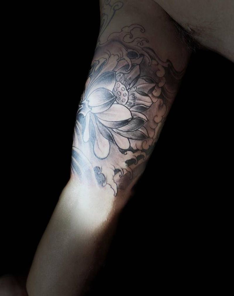 莲花纹身图片_手臂新传统纹身图案