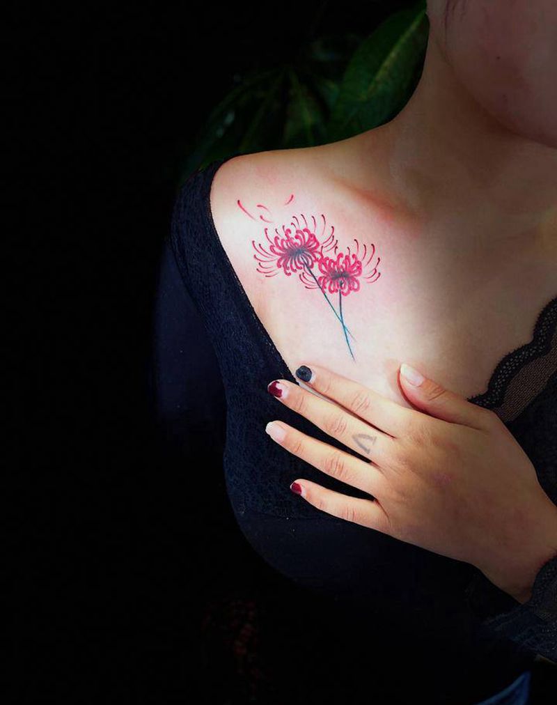 彼岸花纹身图片_胸部点刺水彩纹身图案