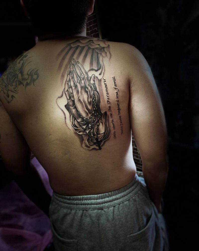 祈祷美好未来纹身图片_背部欧美写实New School纹身图案