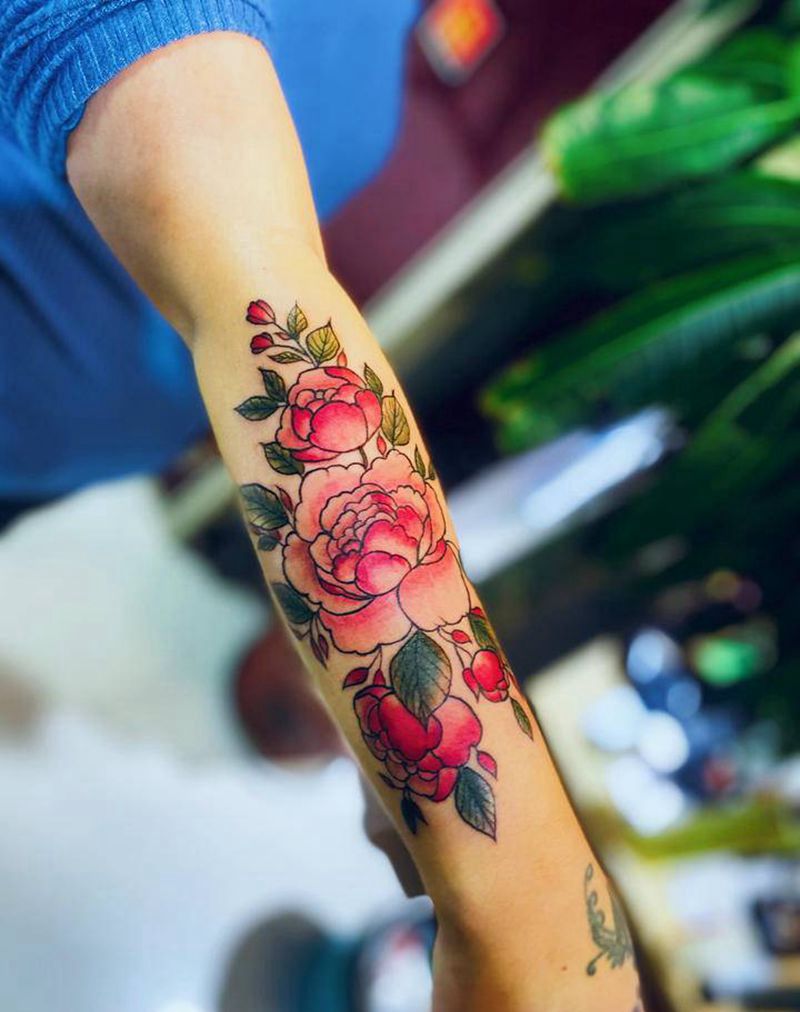 花花纹身图片_手臂点刺水彩纹身图案