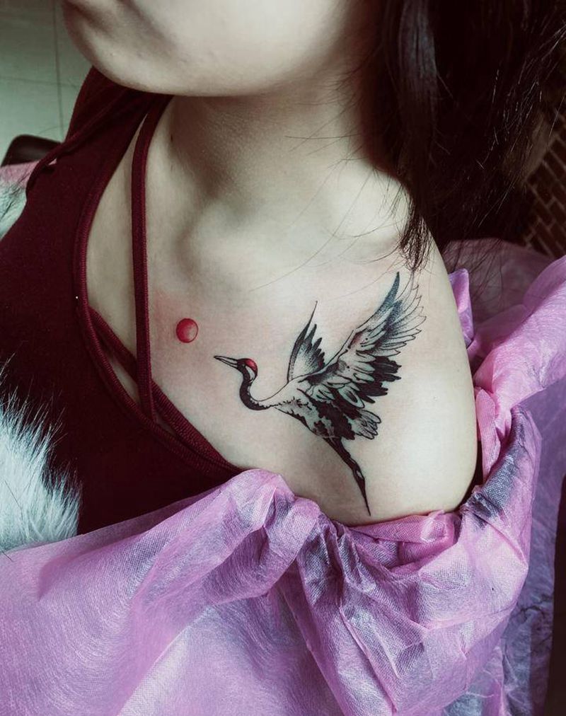 仙鹤纹身图片_胸部新传统纹身图案