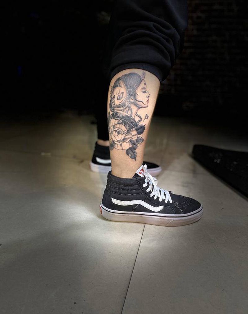 艺妓美女纹身图片_腿部新传统点刺纹身图案