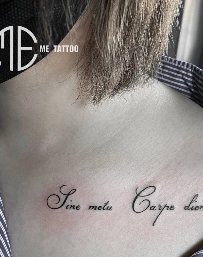 字母纹身图片_胸部纹身图案