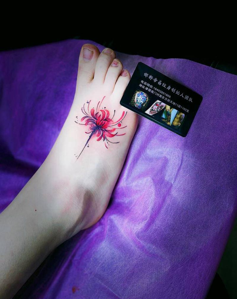 彼岸花纹身图片_腿部水墨水彩纹身图案