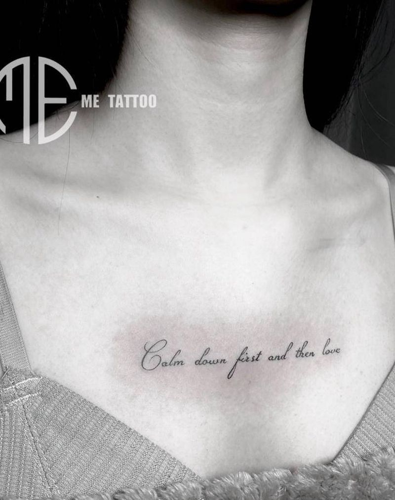 字母纹身图片_胸部纹身图案