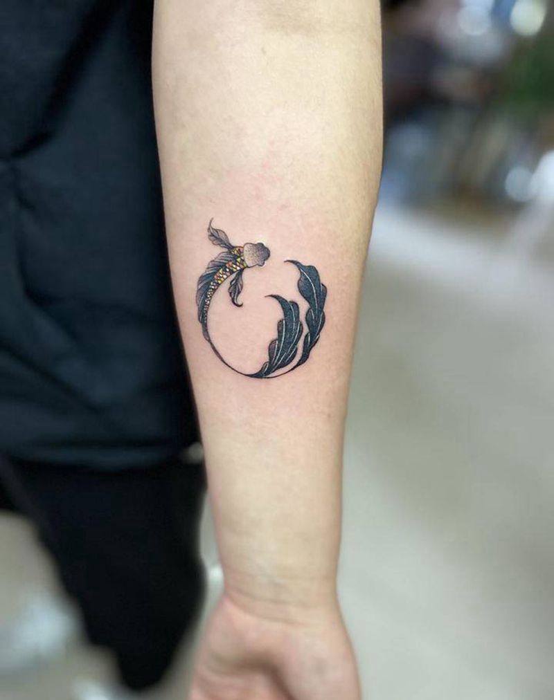 小鱼儿纹身图片_手臂新传统纹身图案