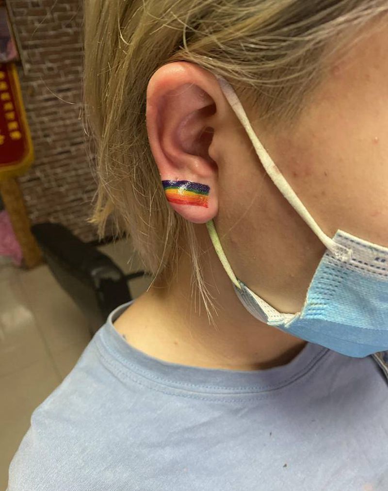 耳朵纹身图片_颈部水墨纹身图案