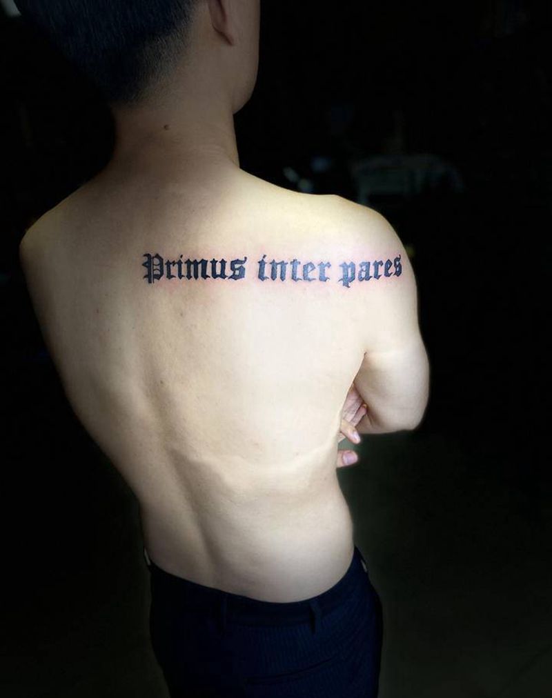 字母纹身图片_肩部花体字纹身图案