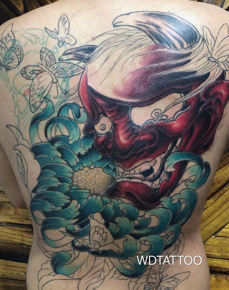 般若菊花纹身图片_背部新传统纹身图案