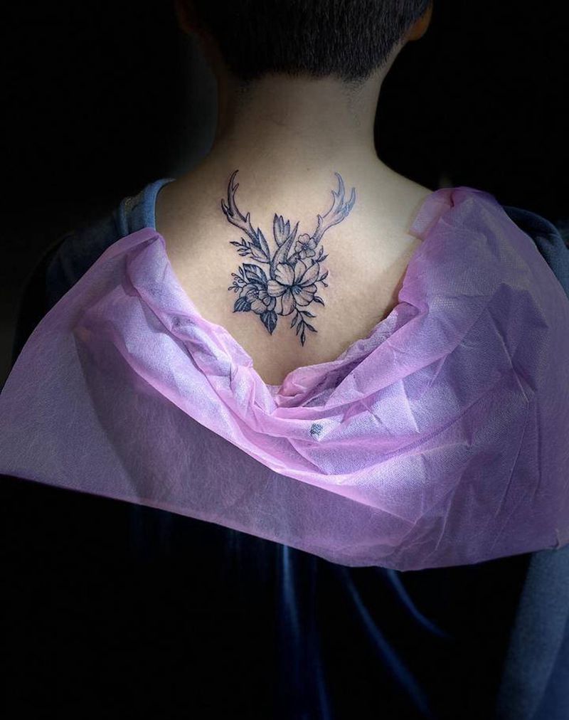 素花纹身图片_颈部点刺纹身图案