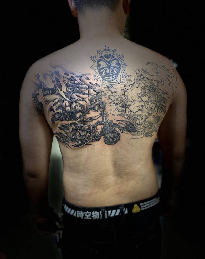 富贵双狮纹身图片_背部新传统纹身图案