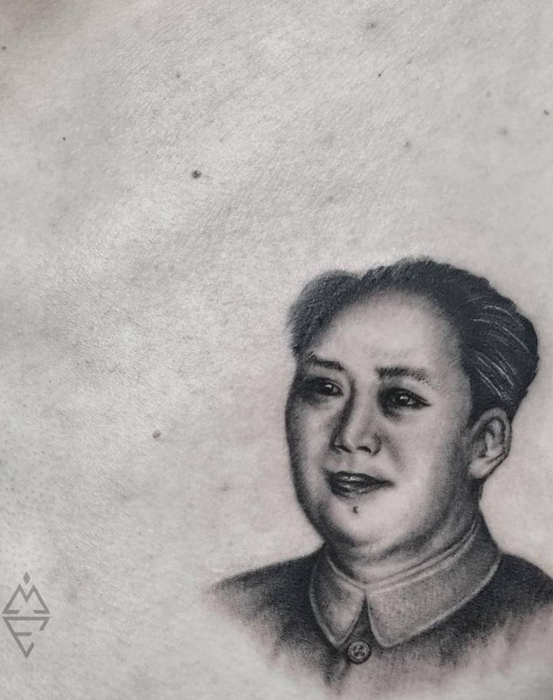 毛爷爷纹身图片_胸部纹身图案