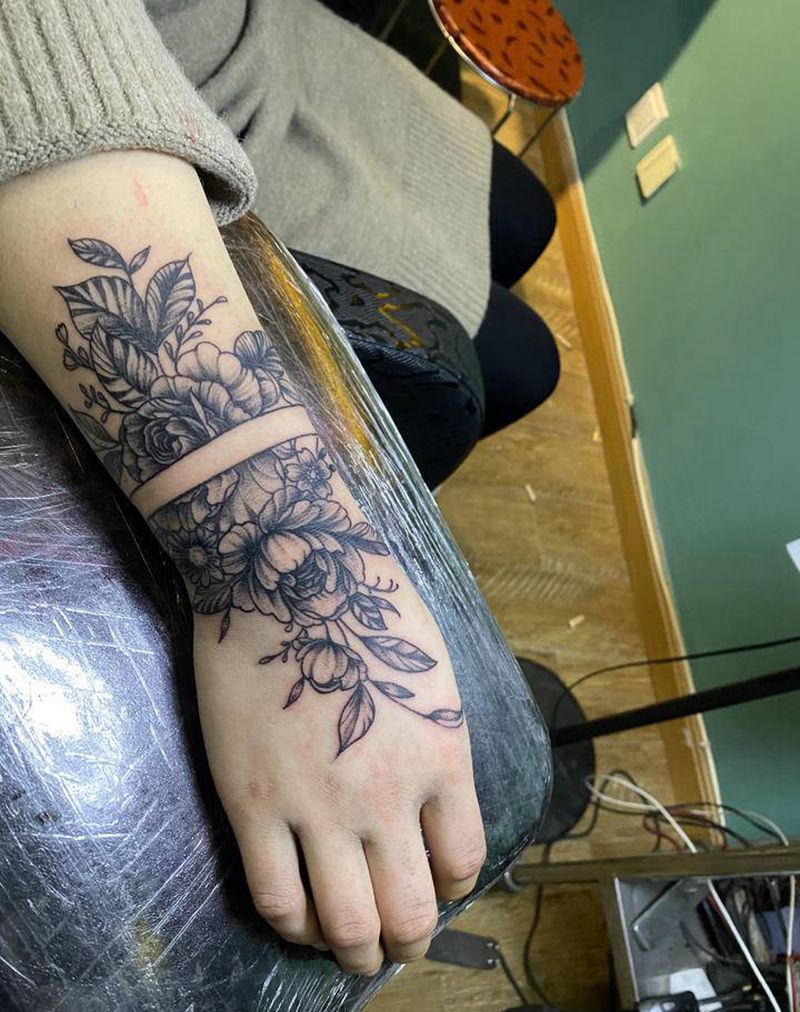 素花点刺纹身图片_手部点刺纹身图案