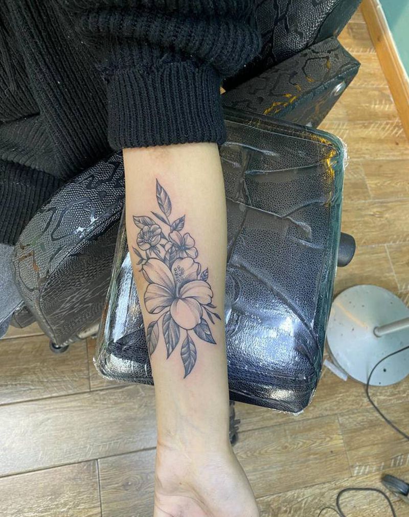 素华纹身图片_手臂点刺纹身图案