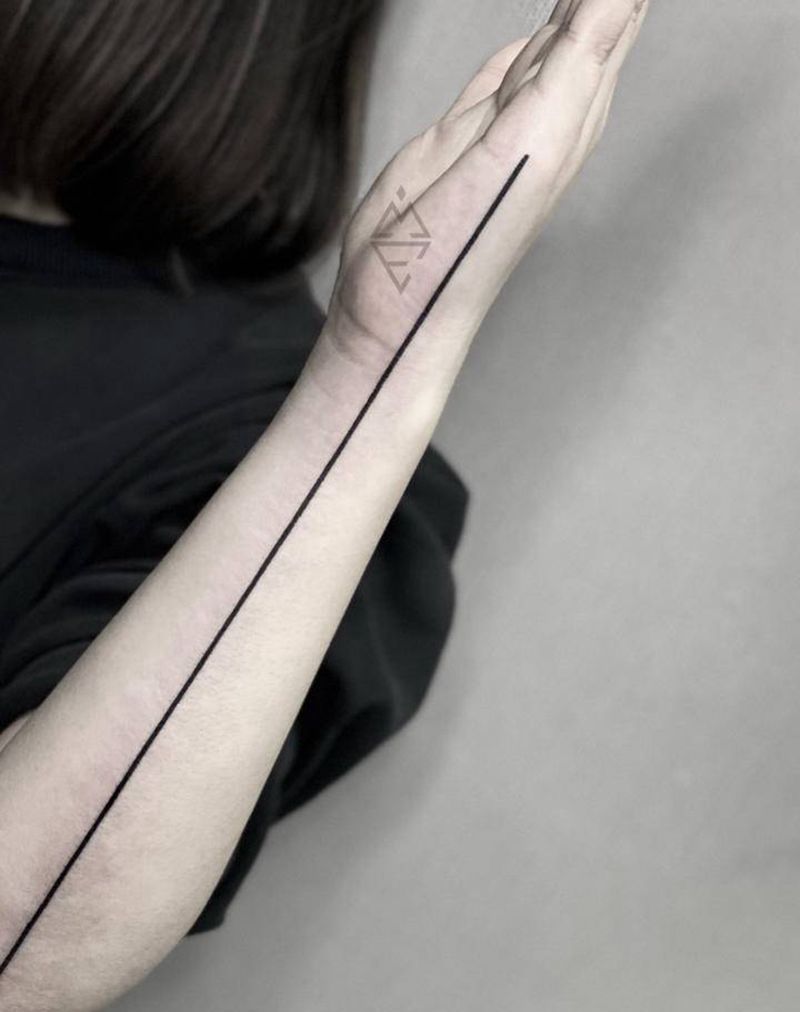 极简直线纹身图片_手臂几何纹身图案