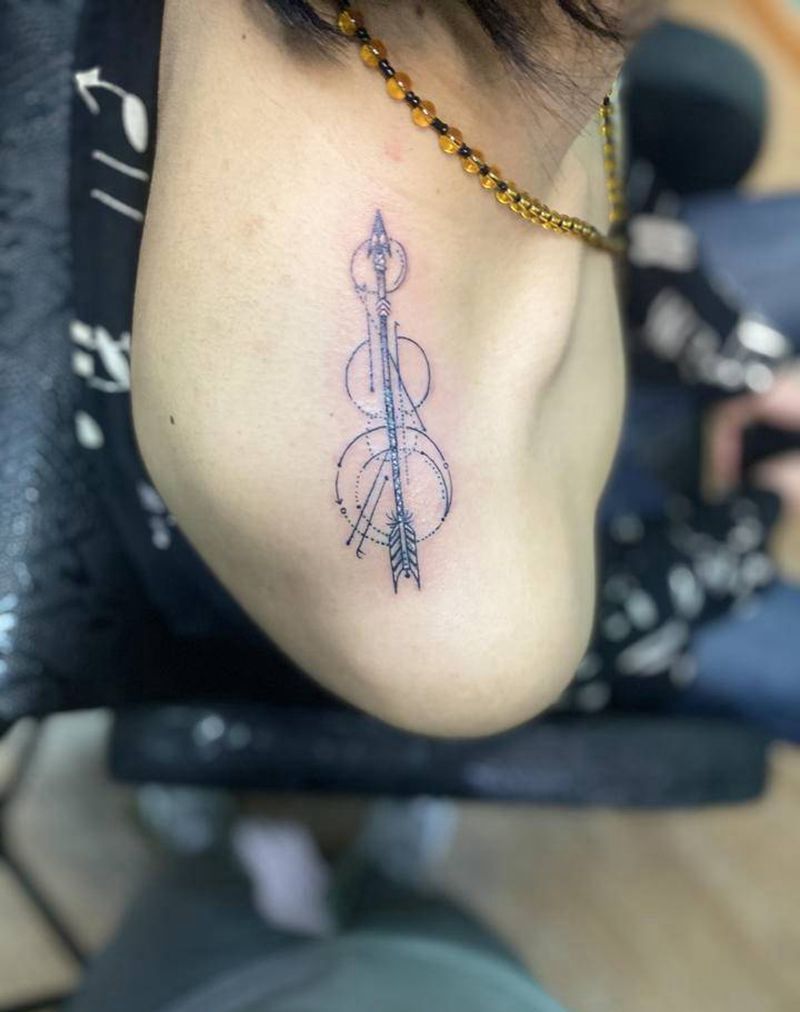 箭纹身图片_肩部点刺纹身图案