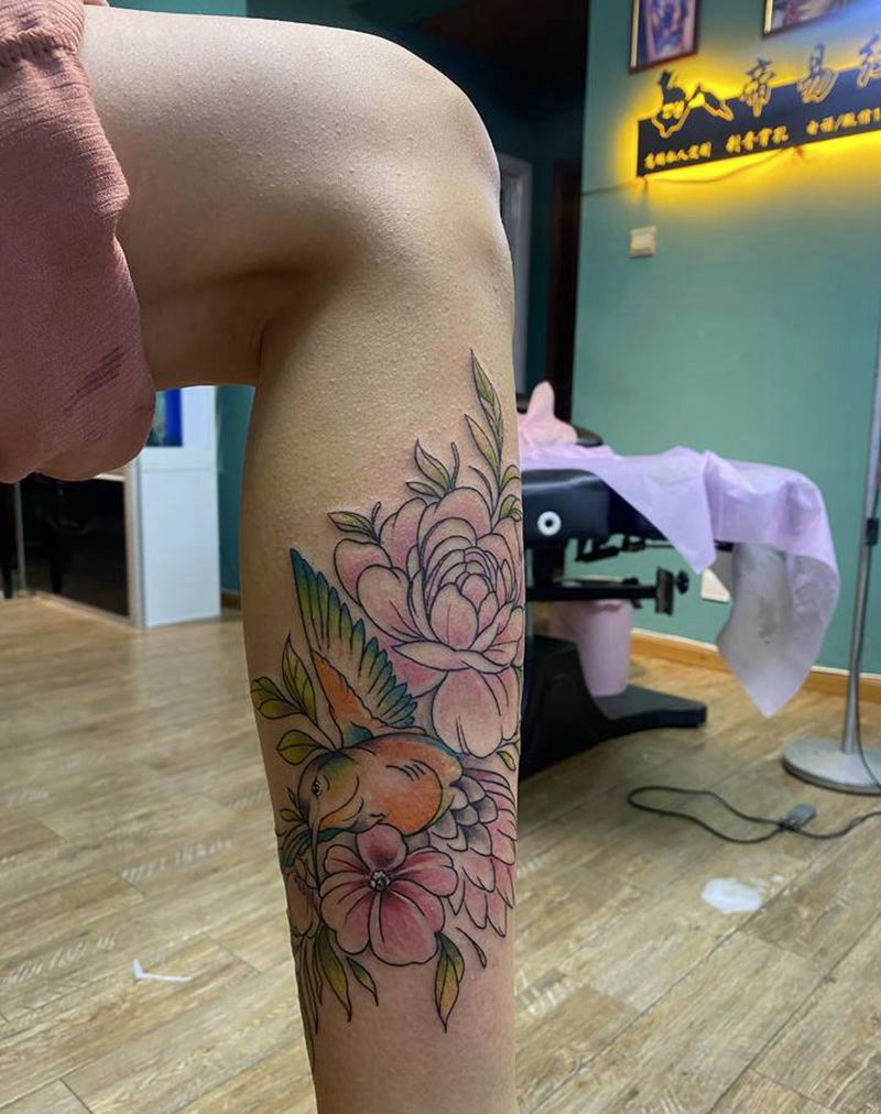 彩色清新花纹身图片_腿部水彩点刺纹身图案