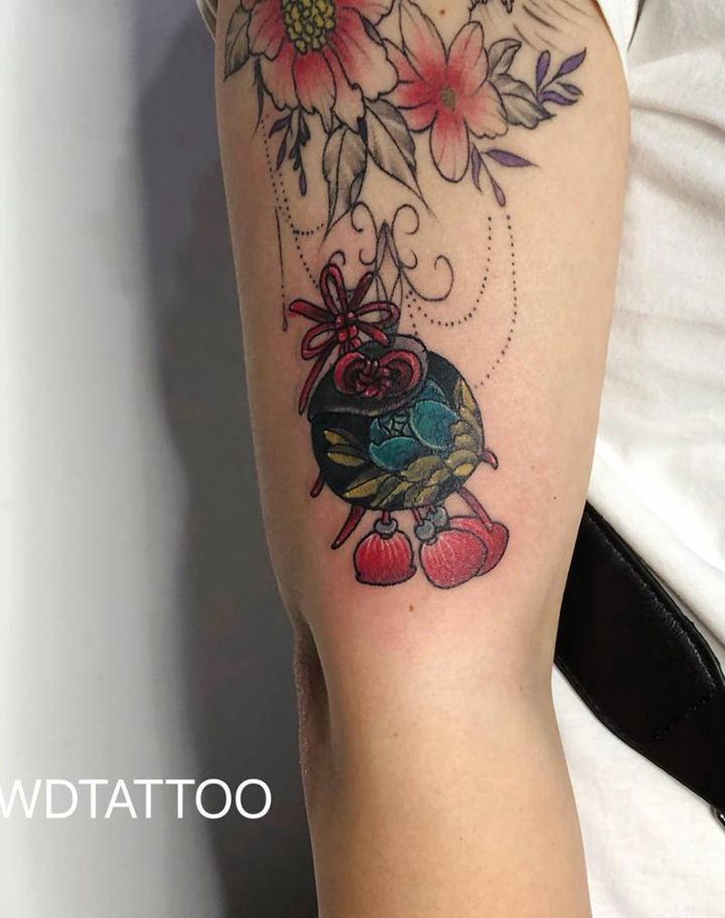 福袋遮盖纹身图片_手臂水彩几何纹身图案