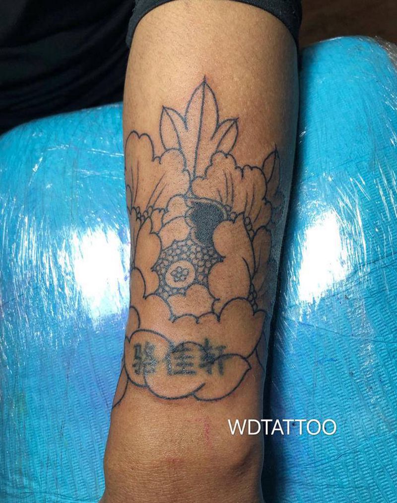 牡丹遮盖纹身图片_手臂手部新传统纹身图案