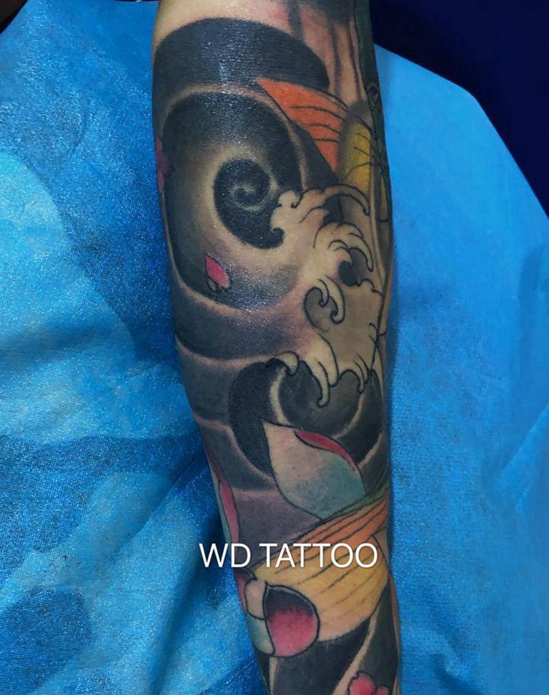 包小臂鱼纹身图片_手臂新传统纹身图案