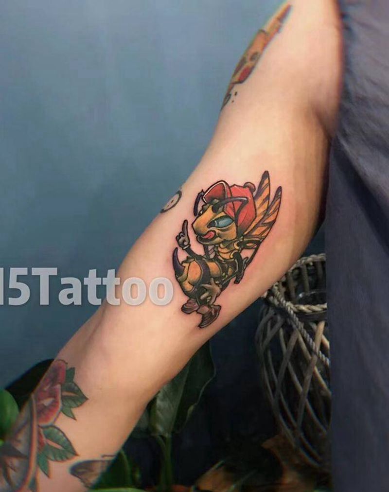 小蜜蜂纹身图片