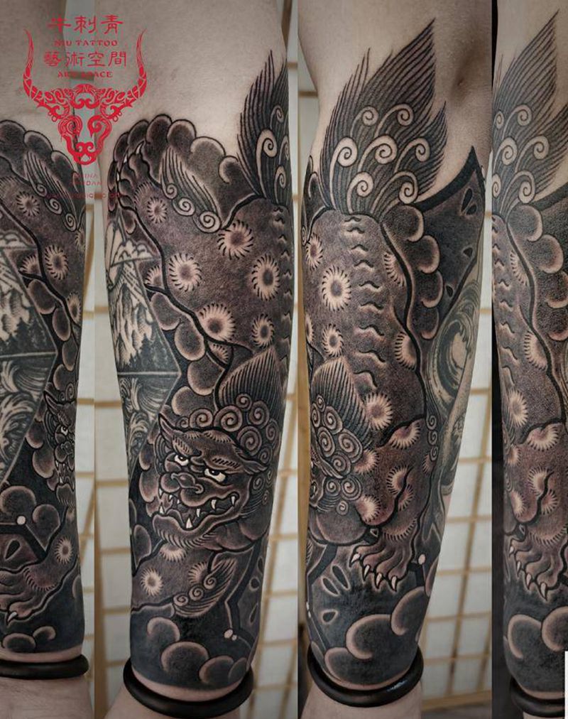 唐狮纹身图片_手臂老传统纹身图案