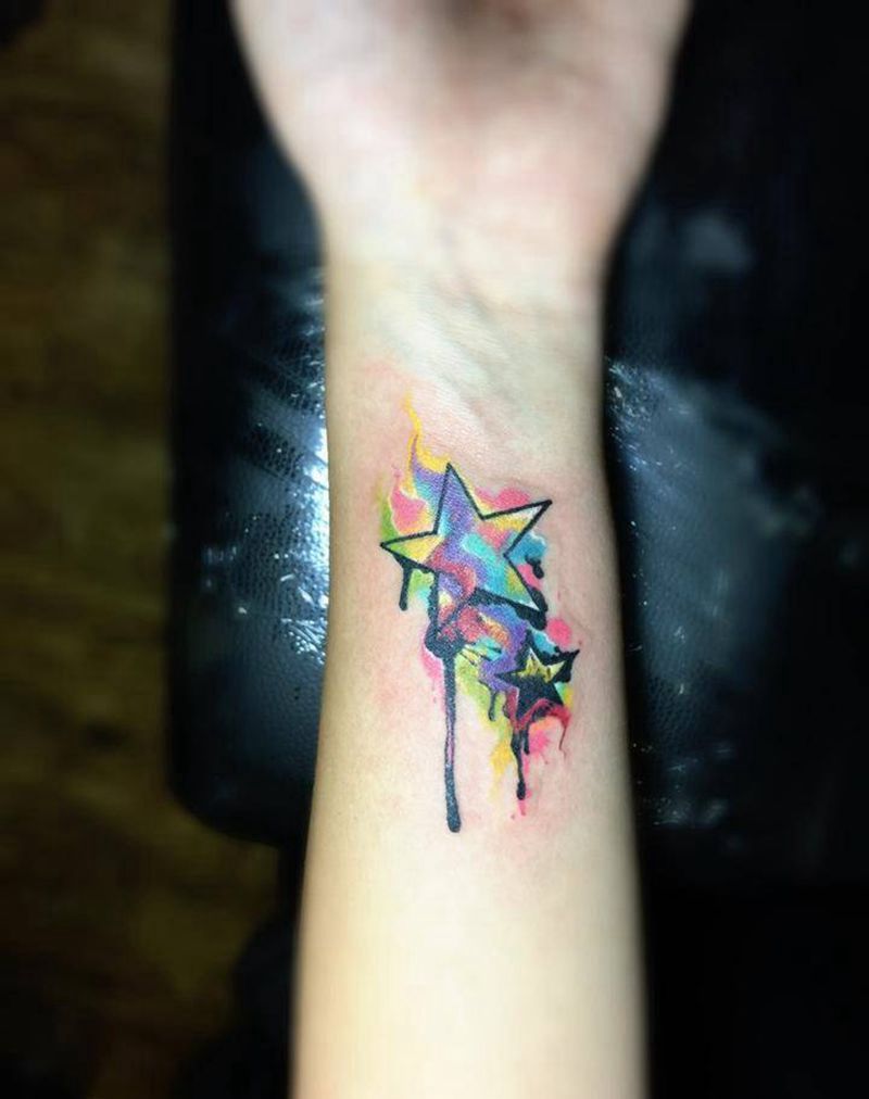 彩色星星纹身图片_手臂清新图腾字符原创手稿纹身图案