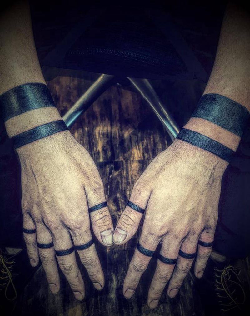 黑线条纹身图片