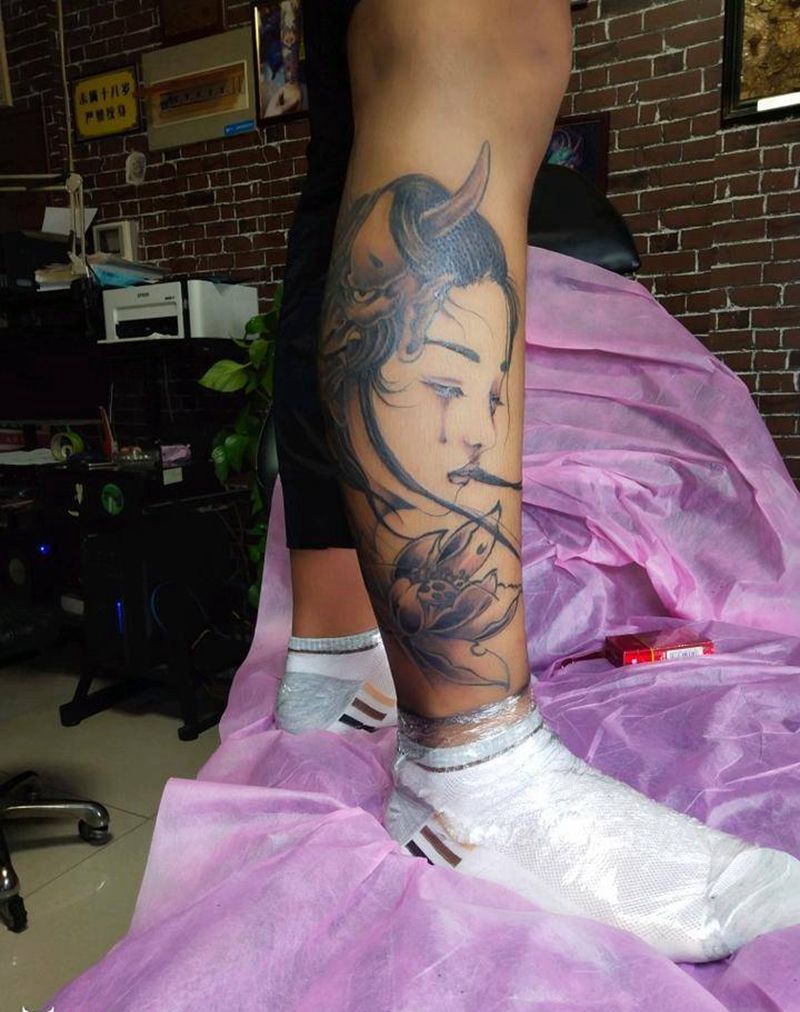 艺妓纹身图片_腿部新传统纹身图案