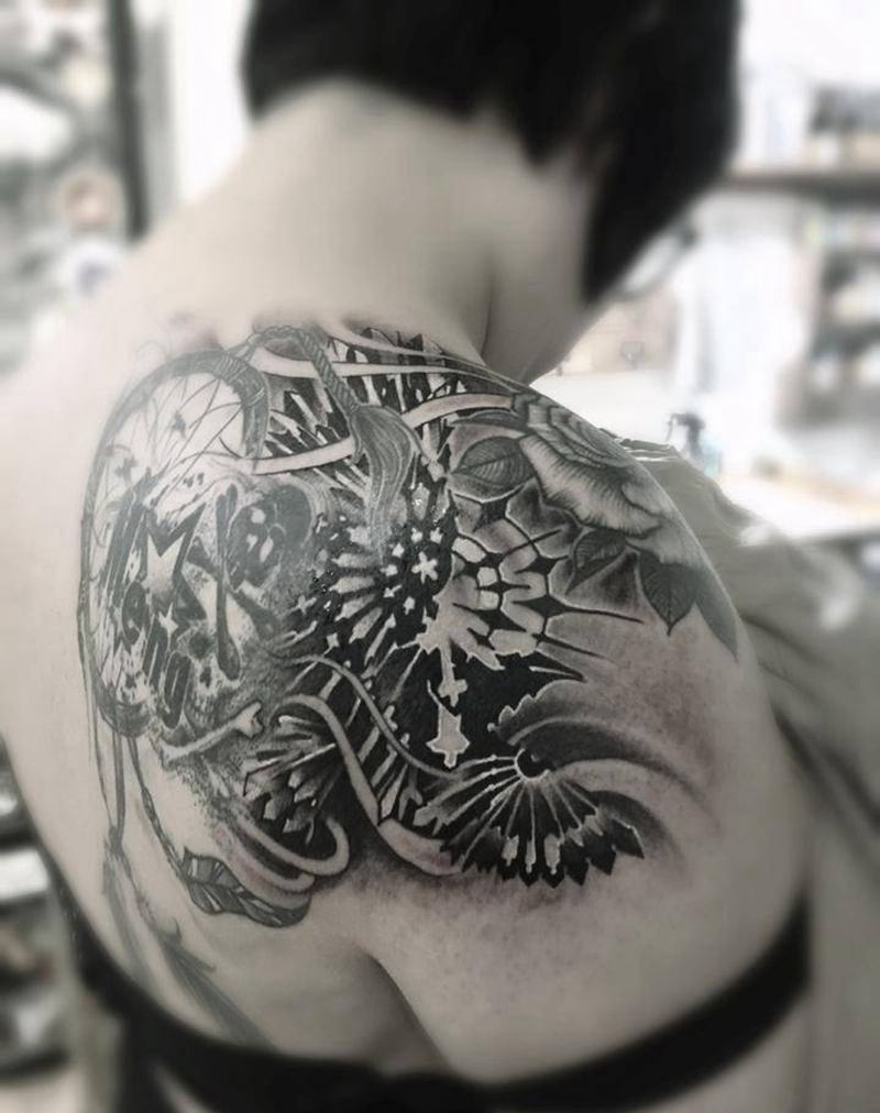 图腾鸟（旧图填新图）纹身图片_肩部欧美纹身图案