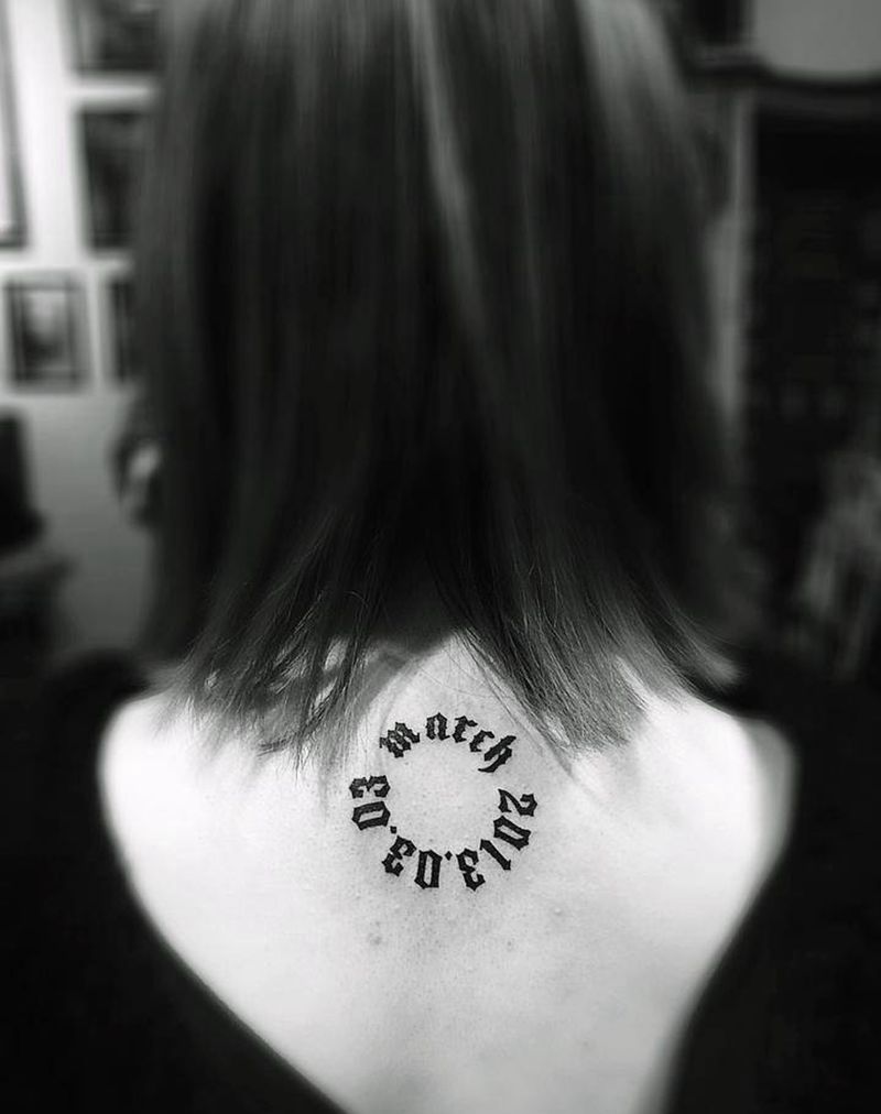 字母纹身图片_颈部清新手稿字符原创图腾几何背部纹身图案