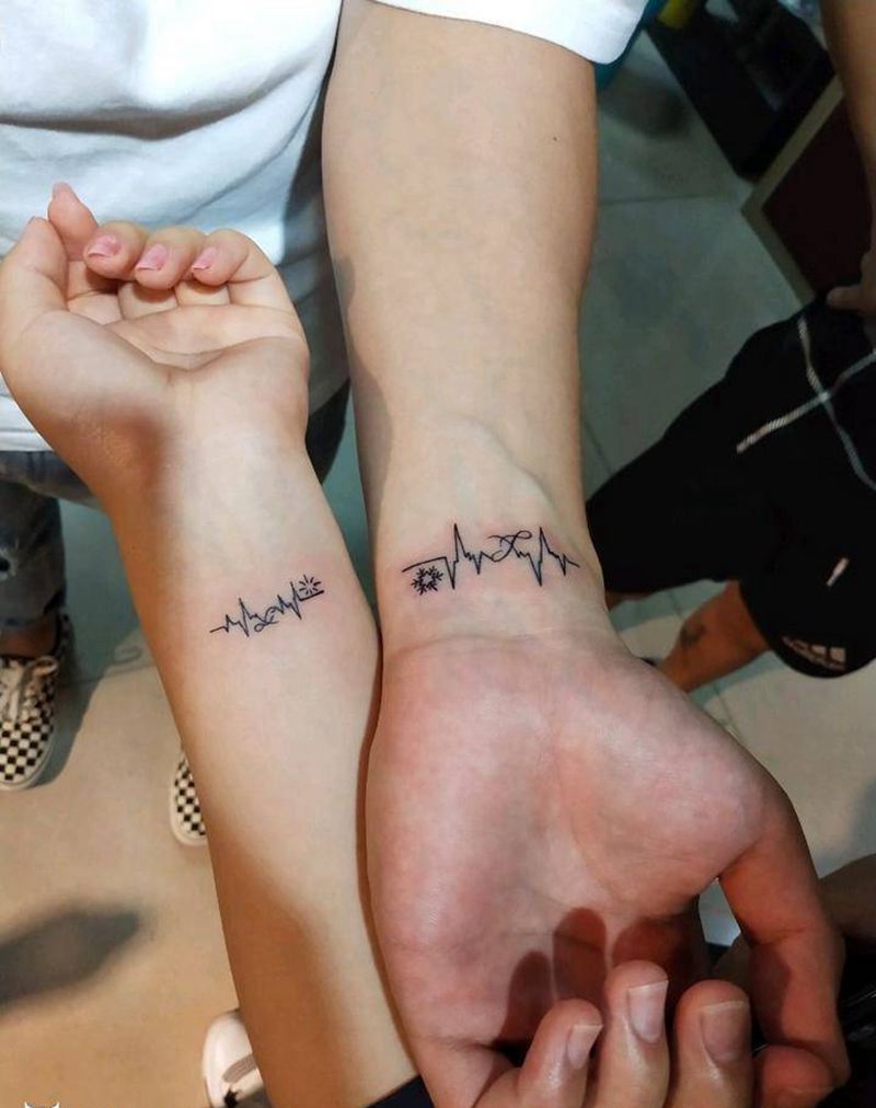 情侣纹身图片_手臂几何纹身图案