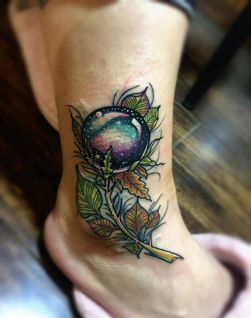 水晶球花朵纹身图片