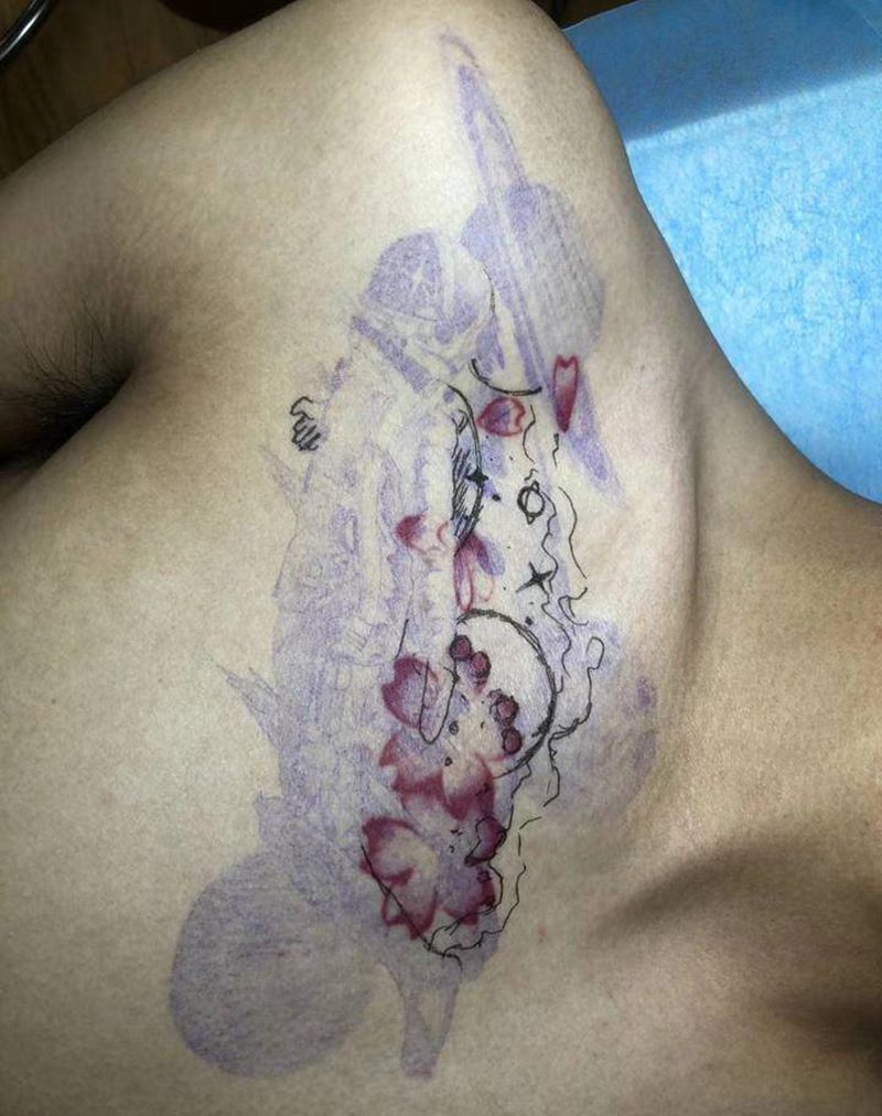 宇航员，遮盖纹身图片_胸部欧美写实纹身图案