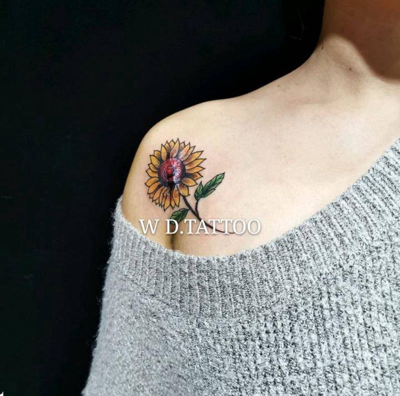 向日葵纹身图片_肩部水彩纹身图案
