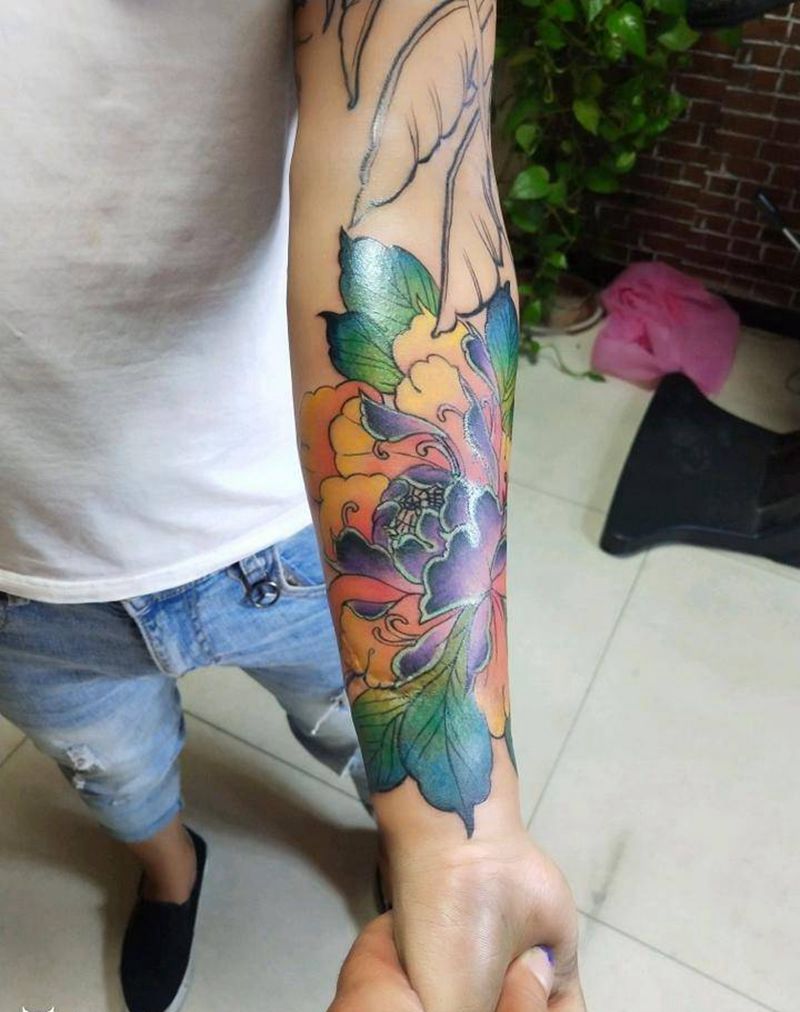 牡丹纹身图片_手臂新传统纹身图案