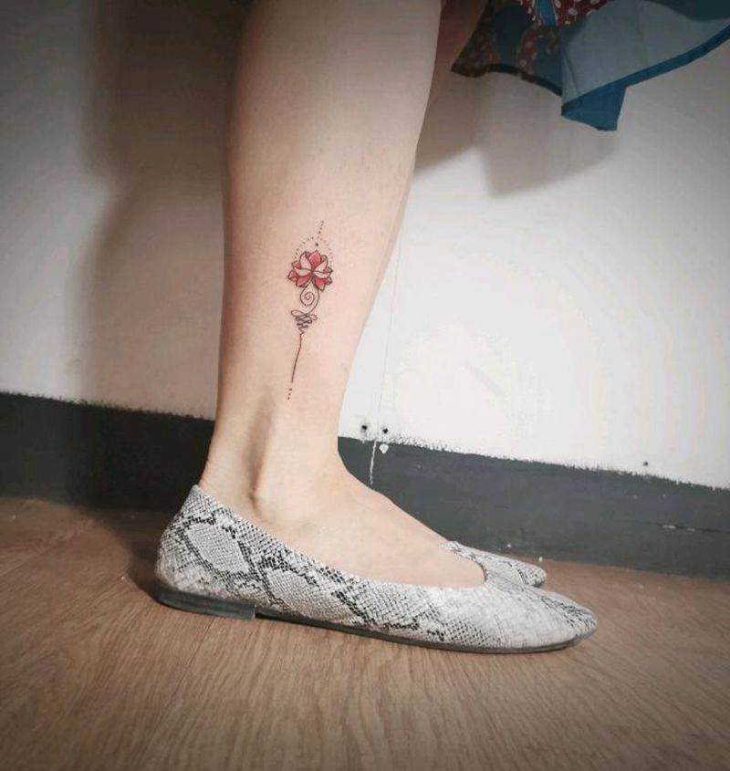 清新莲花纹身图片_腿部点刺纹身图案