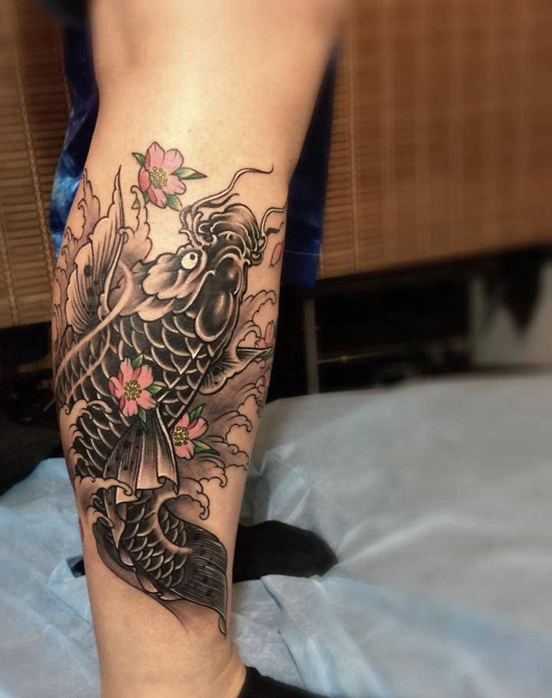 鲤鱼纹身图片_腿部传统动物纹身图案