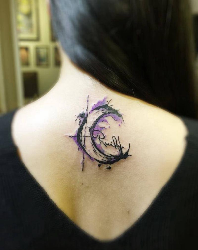 月亮纹身图片_颈部背部清新几何图腾纹身图案