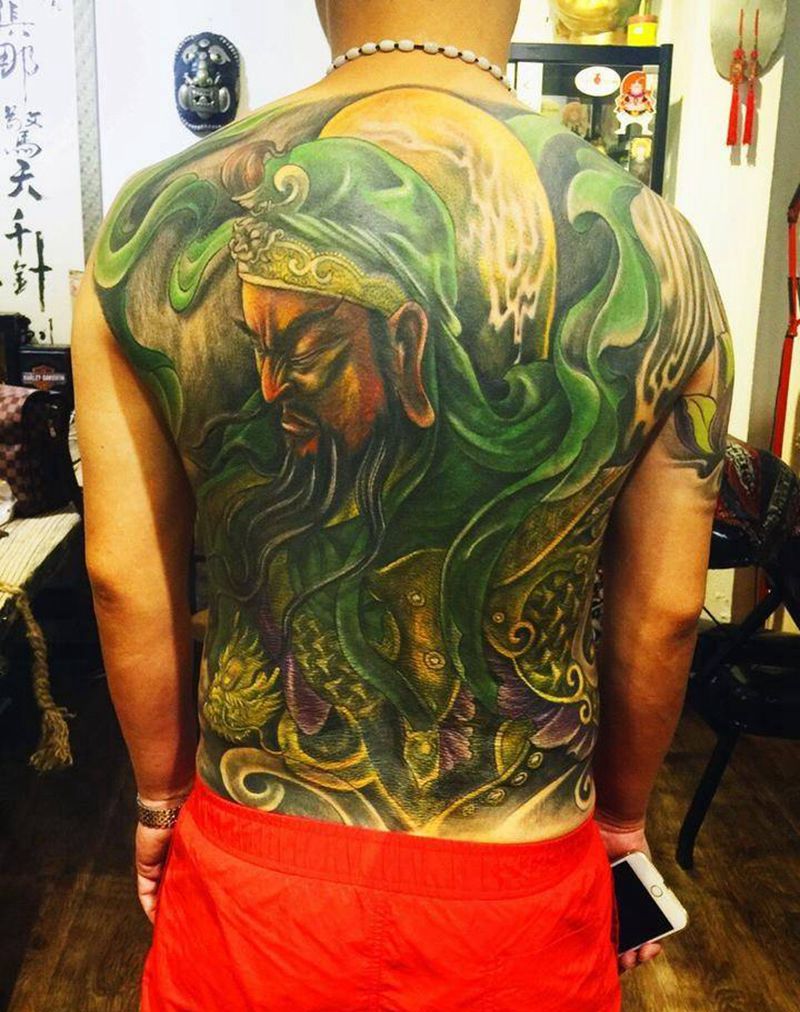 关公（遮盖失败文身）纹身图片_背部传统纹身图案