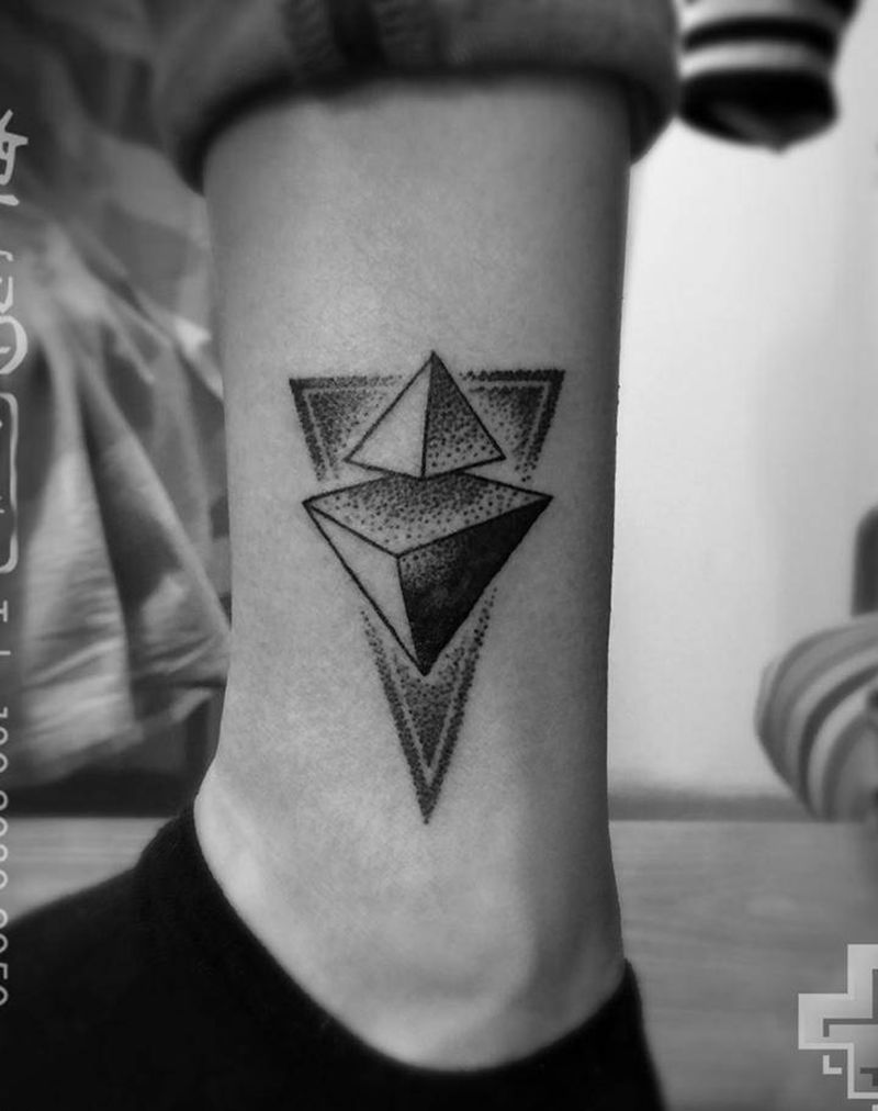 几何三角纹身图片_成品腿部清新几何图腾原创纹身图案
