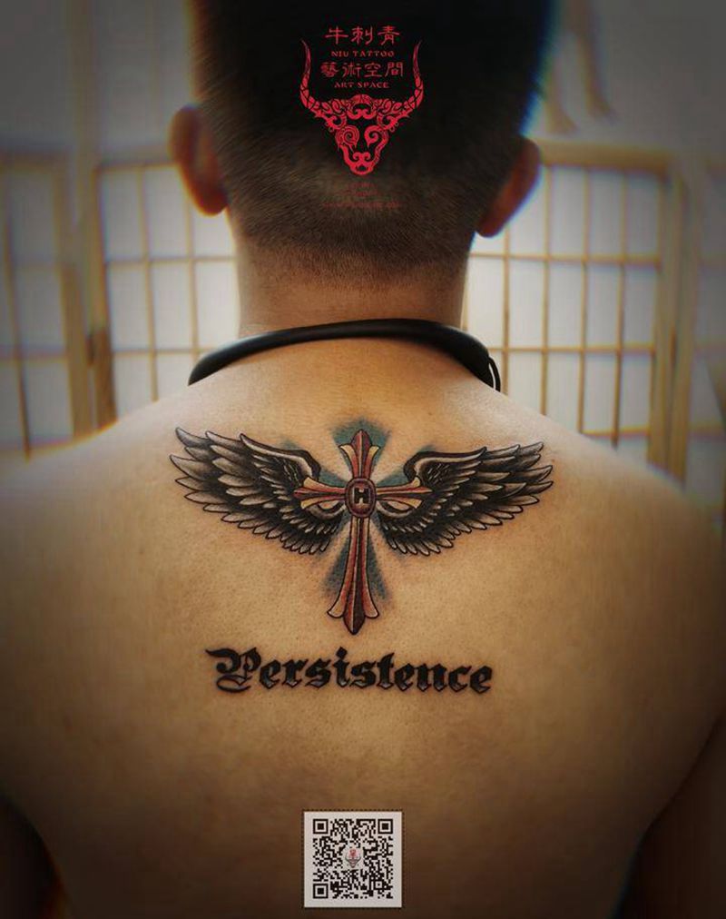 翅膀纹身图片_背部New School纹身图案