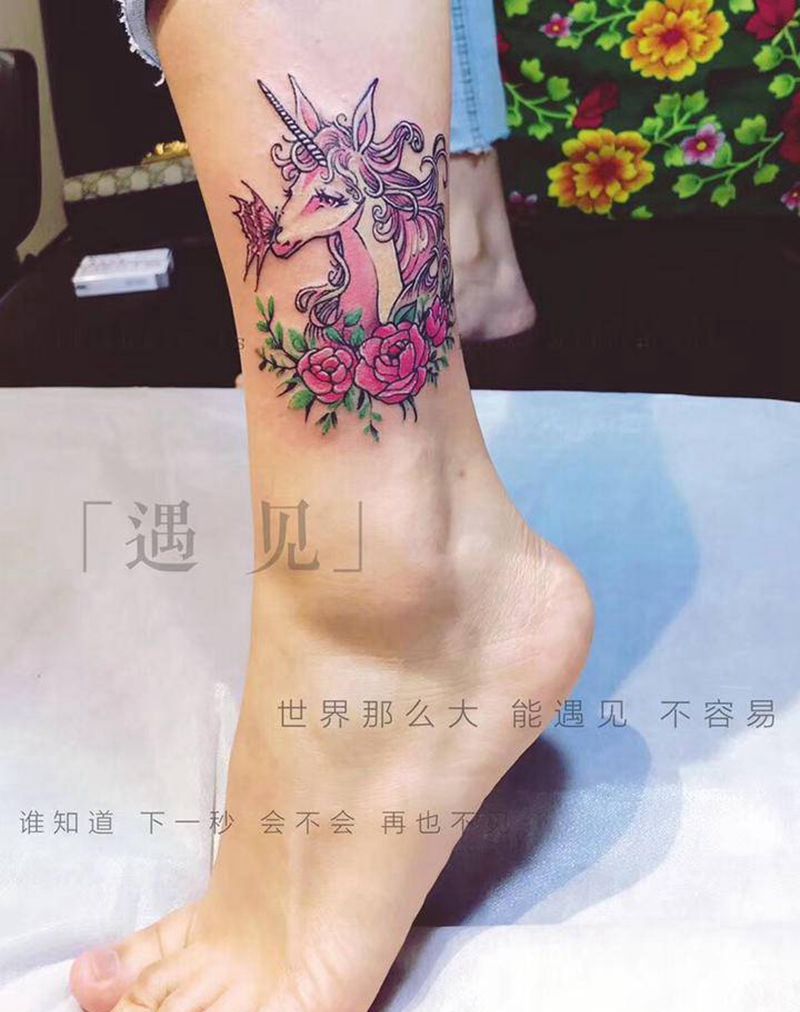 独角兽纹身图片_腿部水彩纹身图案