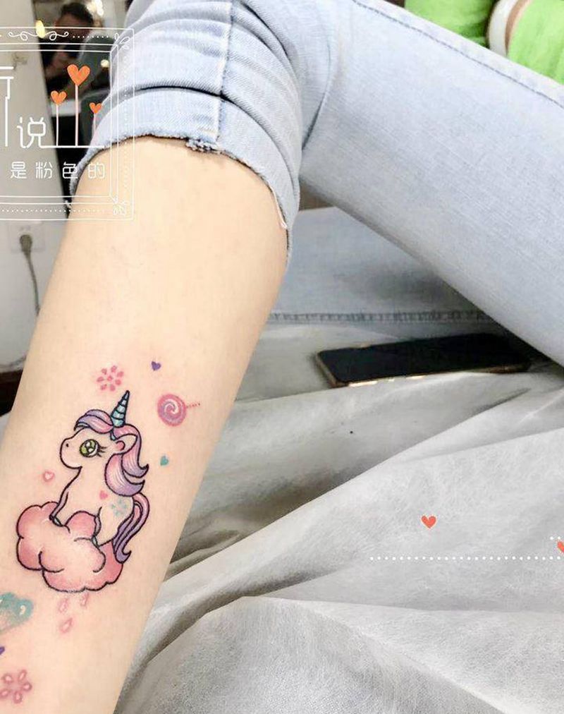 独角兽纹身图片_腿部水彩纹身图案
