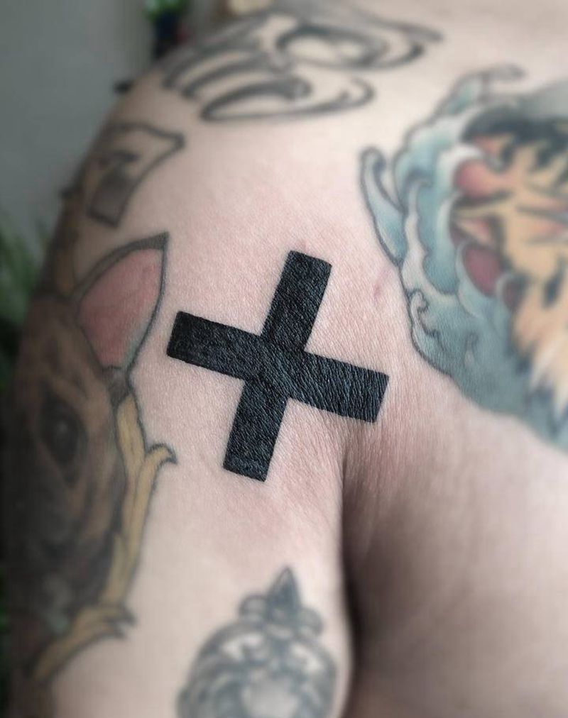 ✖️纹身图片_手臂Old School图腾纹身图案