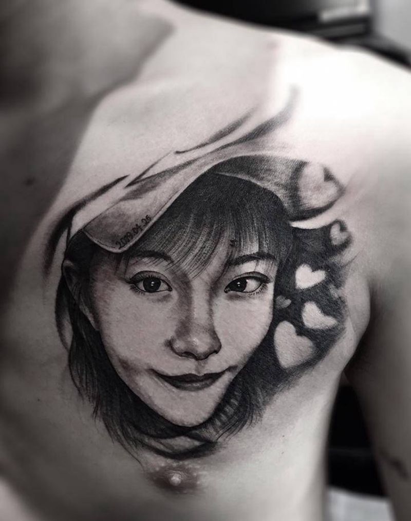 肖像纹身图片_胸部欧美写实纹身图案